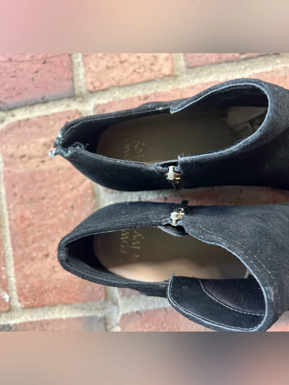 Crown & Ivy Black Suede Ankle Boots Booties Women’s 9W Side Zip Low Heel Flaw